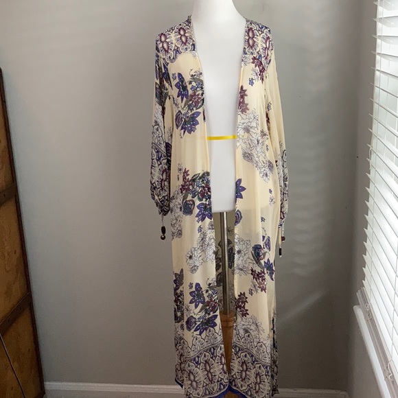 SOLD!  Sheer Floral Kimono Angie Large - Picture 7 of 13